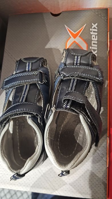 Отдам даром детскую обувь