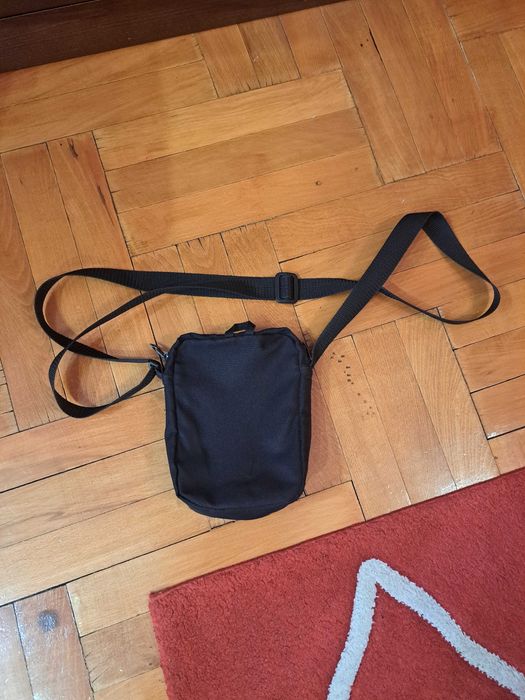 Adidas оригинална чантичка