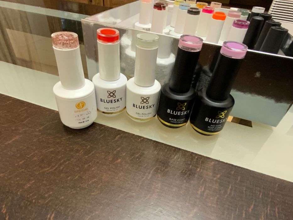 Сет от гел лакове и други артикули - bluesky