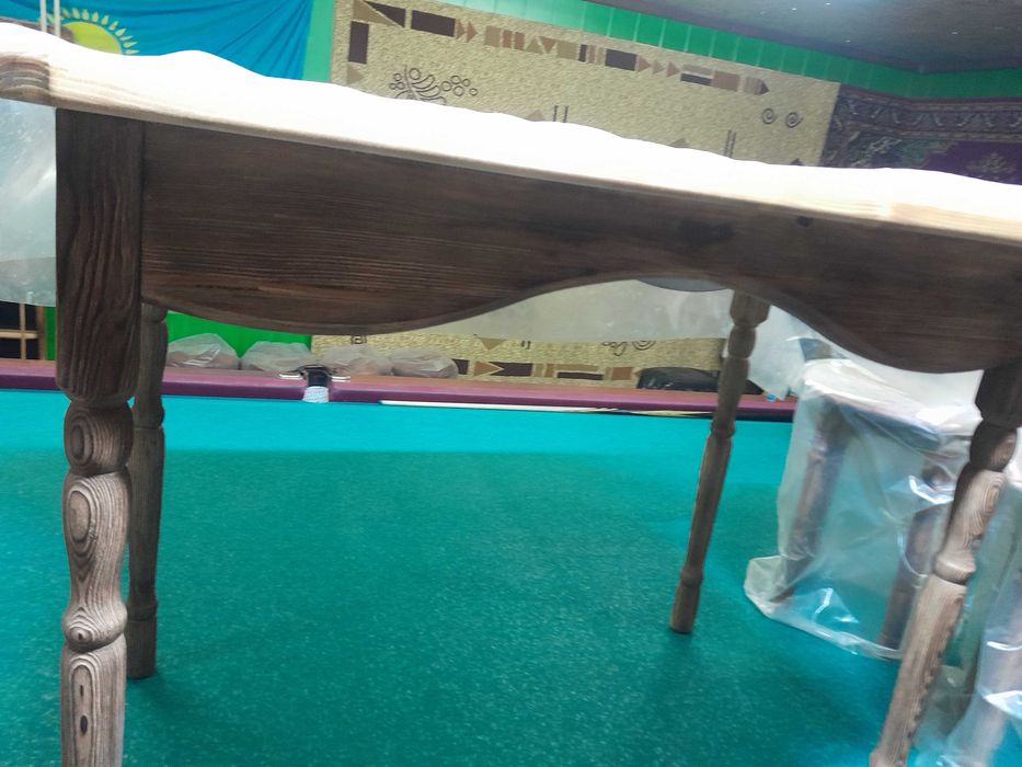 продам новый кухонный стол