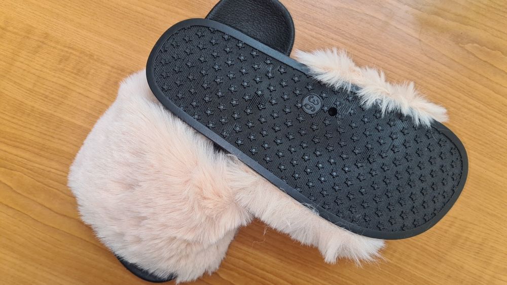 Дамски чехлички с пух