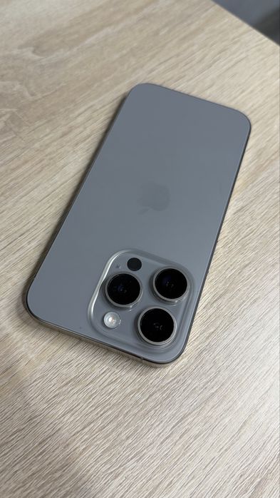 Продаю iphone 15 pro 256 gb