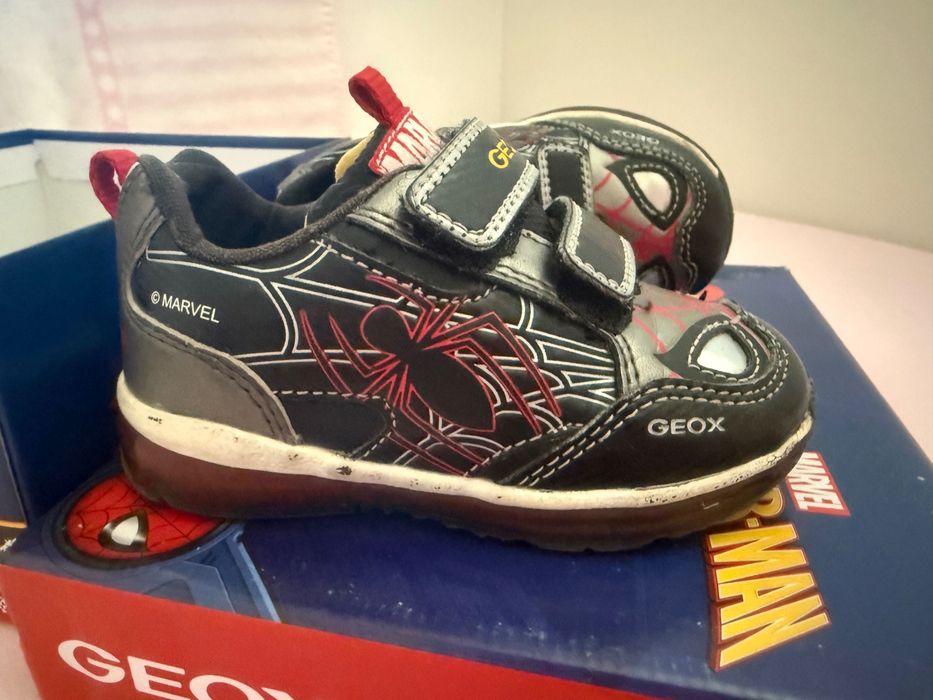 Детски маратонки Geox, 21ви номер