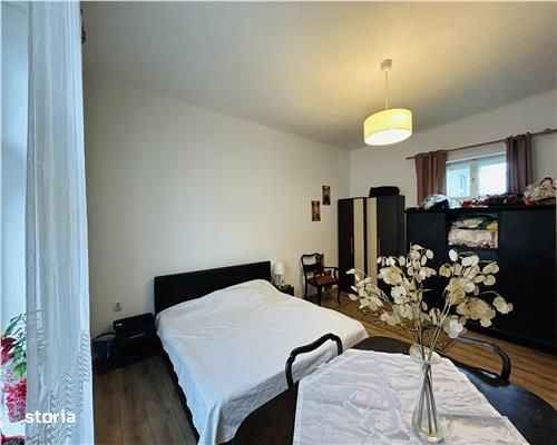 Vand apartament in zona Centrala, 3 camere 867 mp, etaj 1