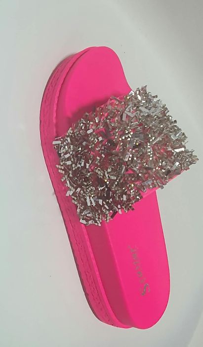 Slapi SEASTAR cu detalii Trendy & Extravagante