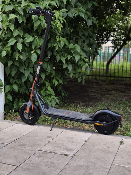 Продам Электросамокат Ninebot F2 Pro