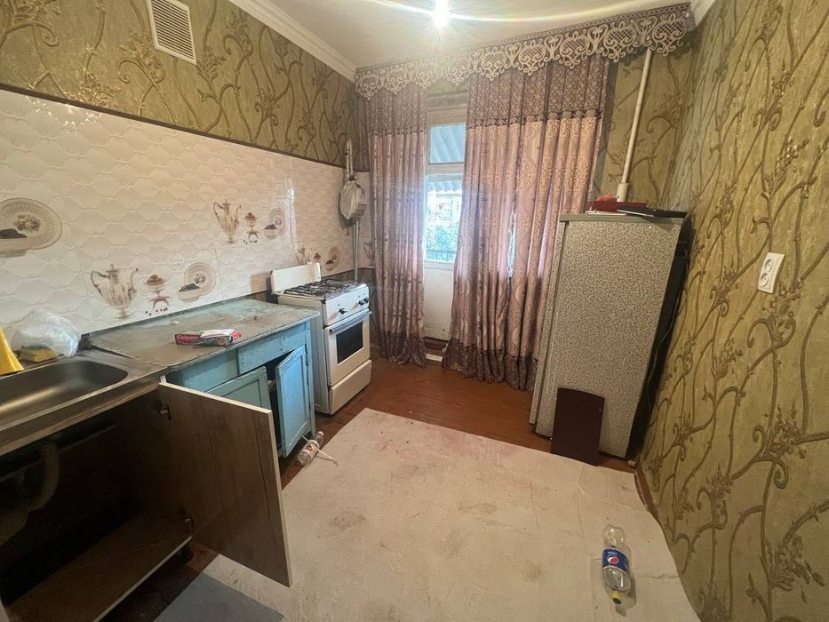 Сдается 1 комнатная квартира
Для семейным есть холодильник