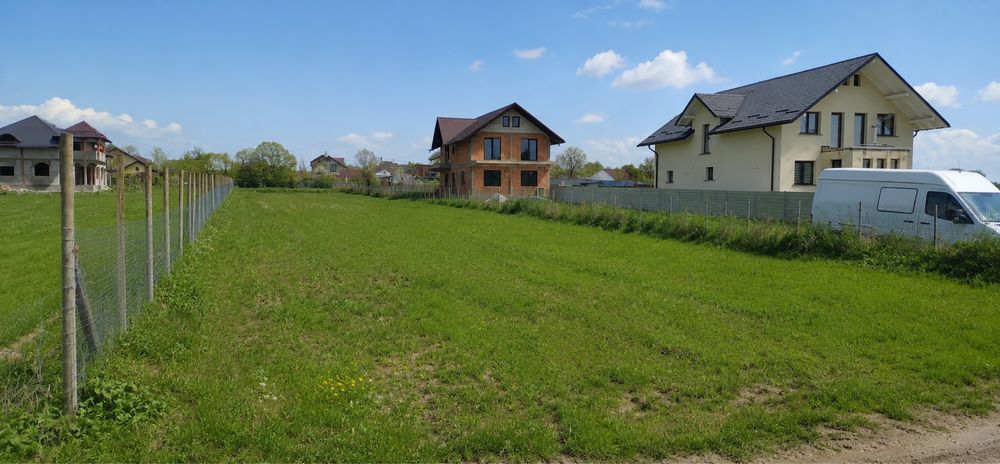 Vand teren intravilan la intrare in Plopeni