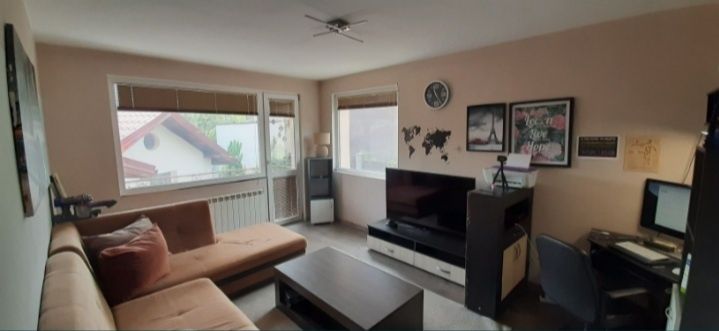 Дава се под наем Тристаен апартамент в София, Симеоново - 100 кв.м за 612 € - Снимка #2