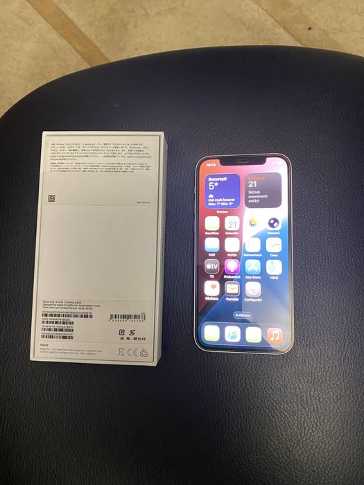 Huse iphone 12 alb cutie impecabil