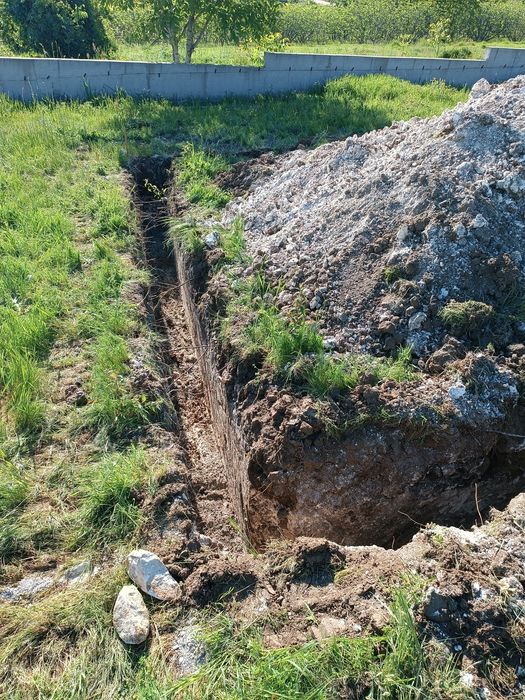 ВиК услуги права и обратна вода Услуги с багер всякакви изкопи за осно