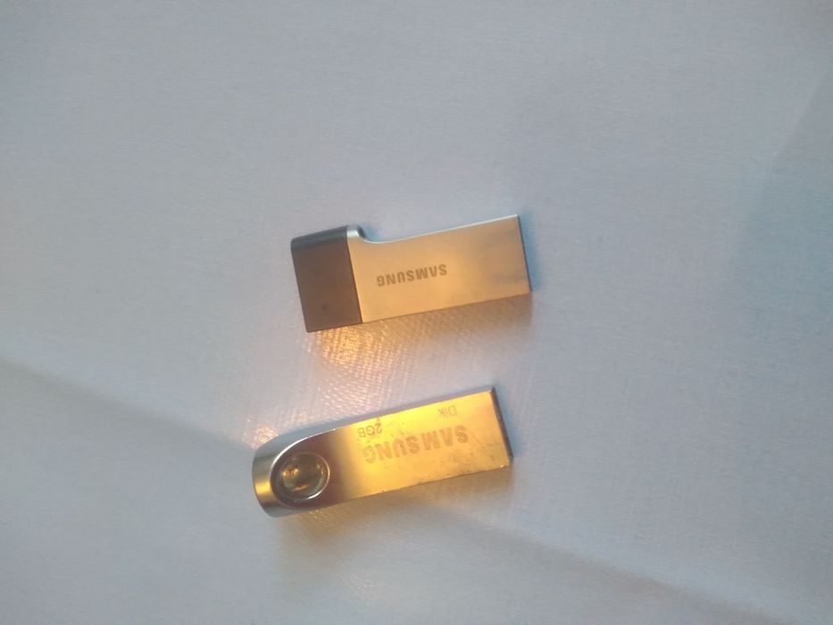 Мафон USB флешка и карман