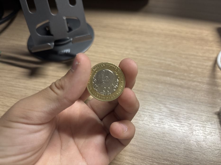 Продаю монету 100 тг