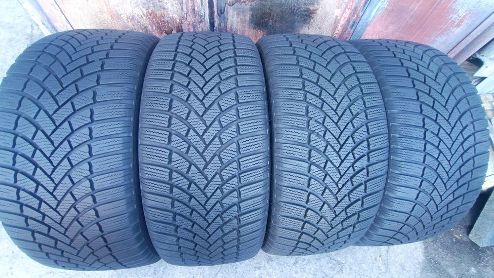 235/45/17 Bridgestone Дот 2222
