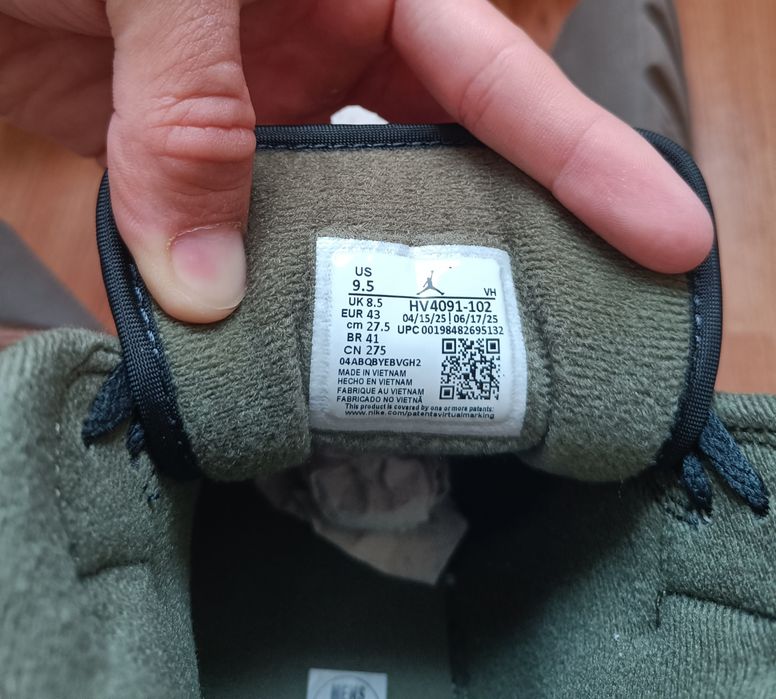 Jordan 1 mid SE Navy Blue/Olive/Beige