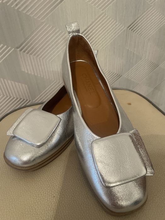 Продам балетки серебро