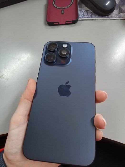 Продам айфон 15 про макс  256гб