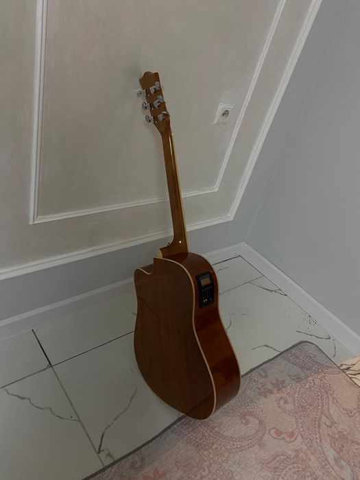 Электро-акустический гитара