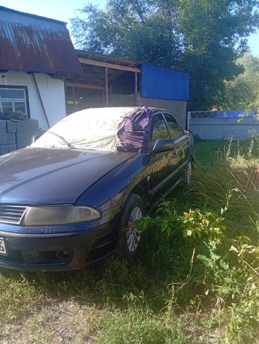 Mitsubishi carisma 2000 года