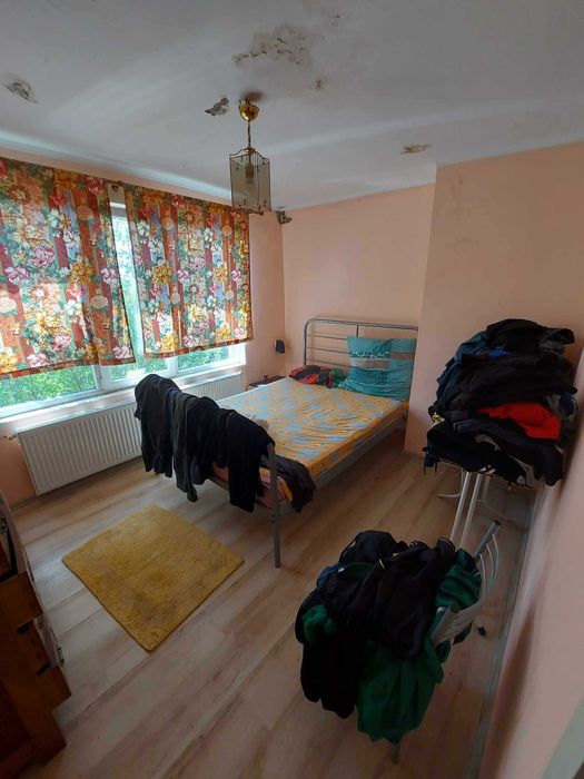 Промишлен имот ведно с апартамент, гр. Омуртаг