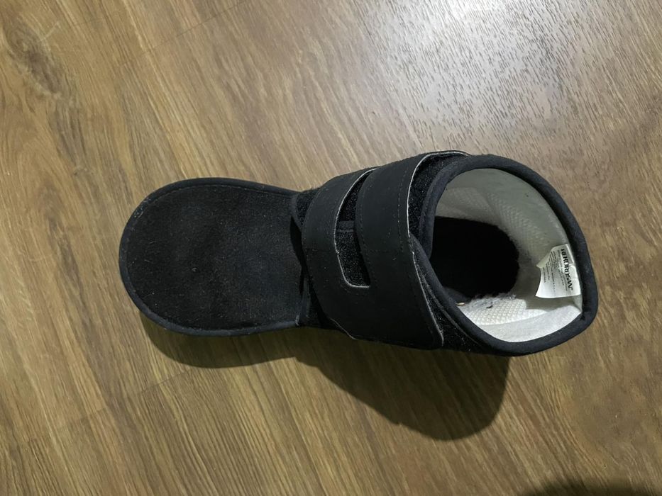 Следоперацонна обувка.