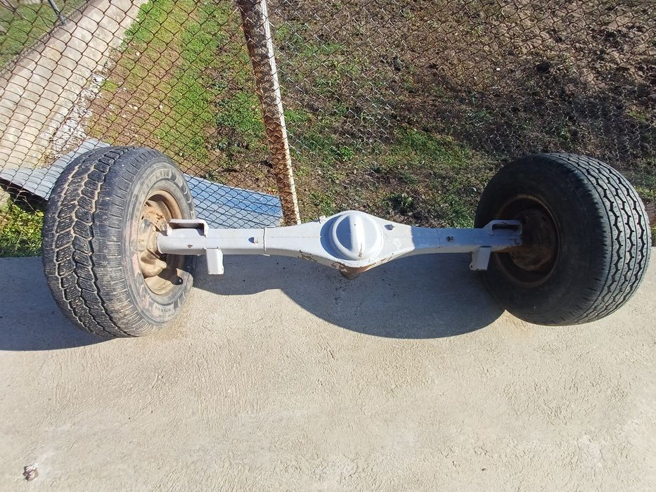 Vând axă pentru remorcă