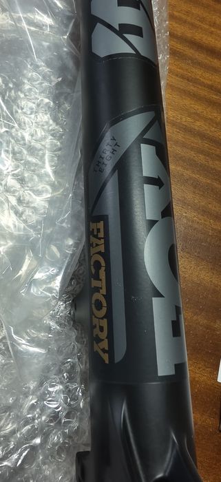 Нова Вилка FOX 2023 FACTORY SERIES 38 FLOAT 27.5 180MM GRIP 2 Kashima