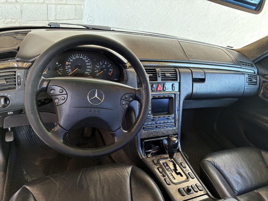 Mercedes-Benz E 320 Avangard