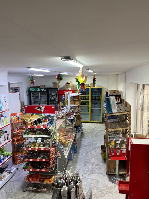 Действующий магазин в аренду. 2 этажа, первый этаж продуктовый и второ