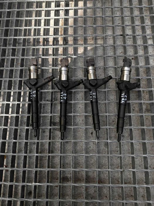 Injector Nissan X-Trail 2.2 DCI cod  166008H800 an 2007 - 2011 cu 4 pini la mufa