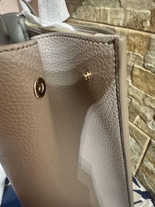 Чанти нови Furla Sofia/Фурла бежова и черна с дръжки за рамо, голям размер