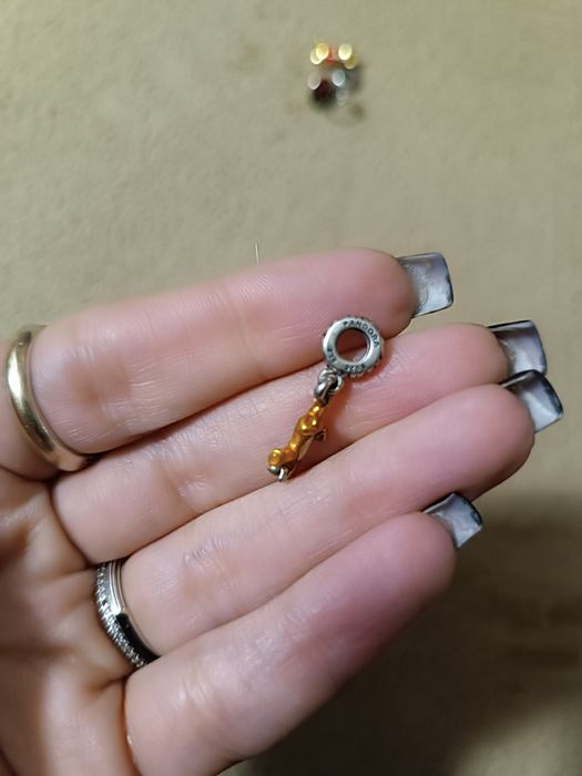 Vând charmuri personaje disney