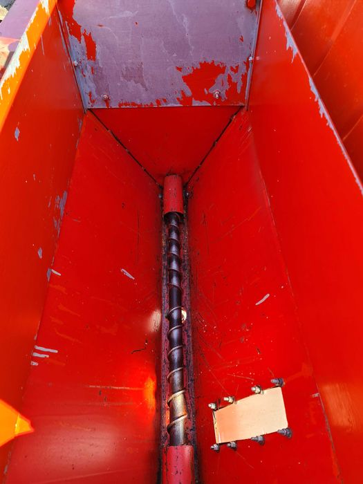 Semanatoare de porumb  marca Becker aeromat cu patru randuri ,