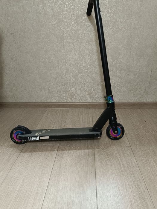 Трюковой самокат Limit