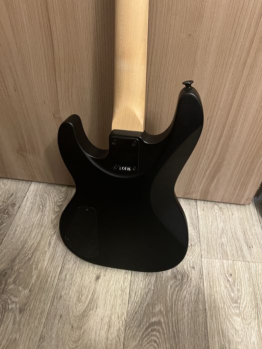 Бас китара Jackson