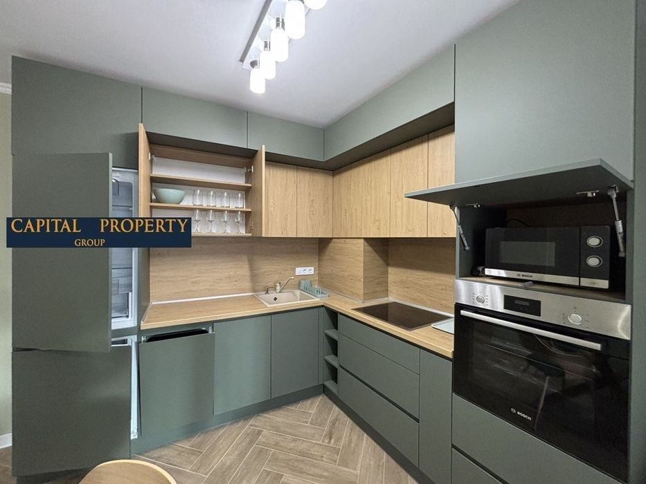 Дава се под наем Тристаен апартамент в Варна, Център - 95 кв.м за 1200 € - Снимка #2