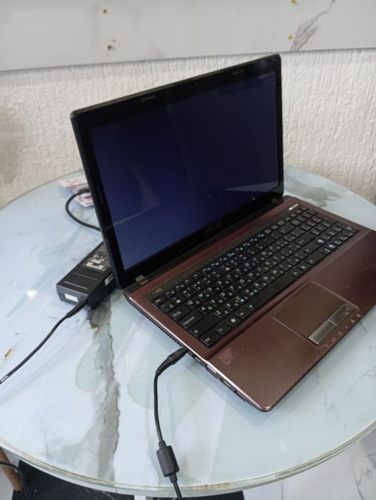 Продам Ноут Бук Asus.
