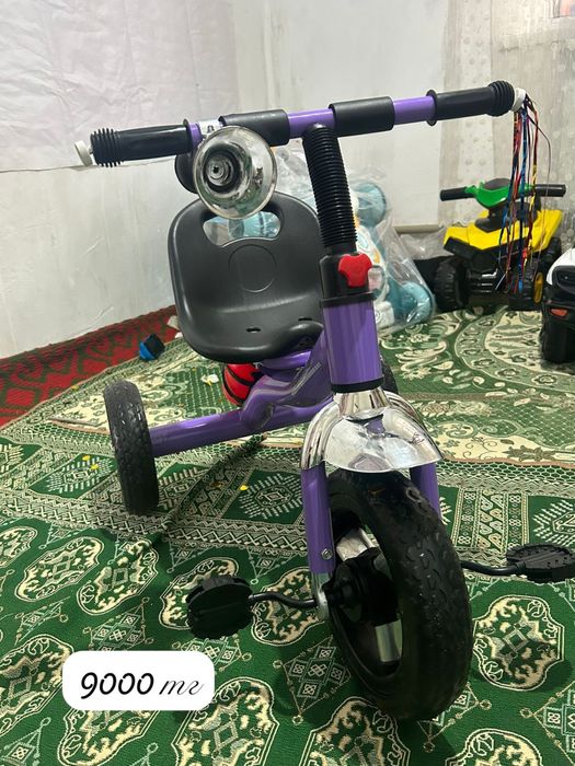 Сатылады, бағалары жазылып тұр.