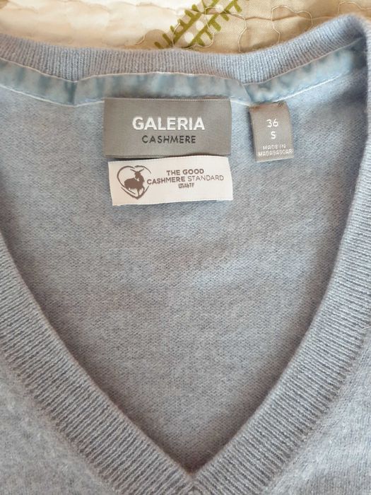 Pulover casmir albastru Galeria