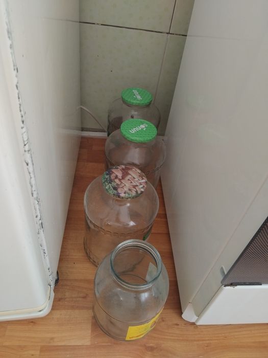 Продаю банки 2-3литровые