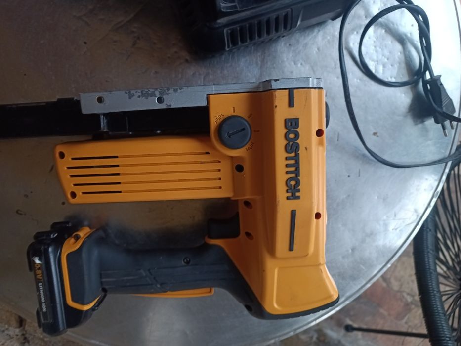 Stapler Bostitch