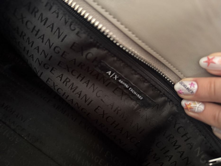 Armani exchange чанта