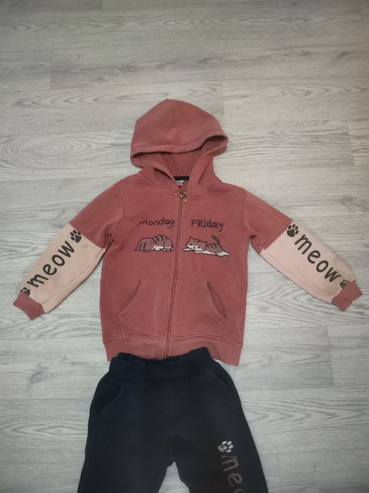 Спортивный детский костюм