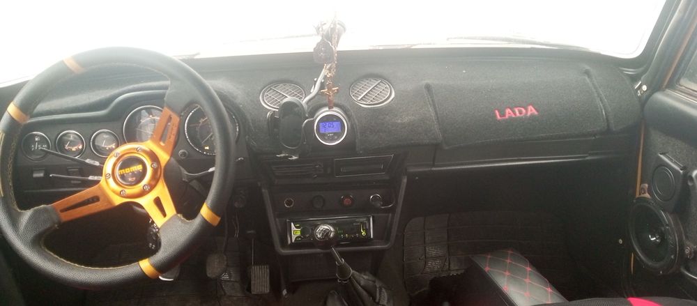 Продам ваз 21065