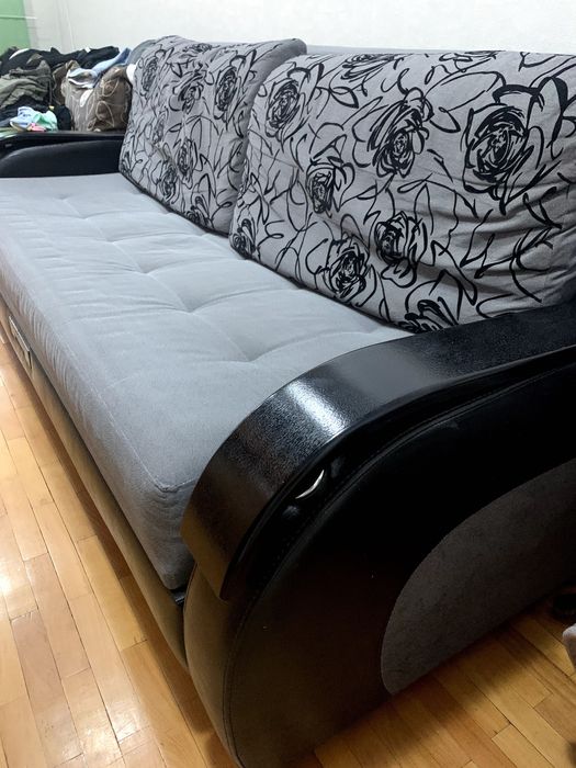 Диван серый раздвижной Россия