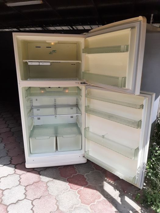 Продам холодильник