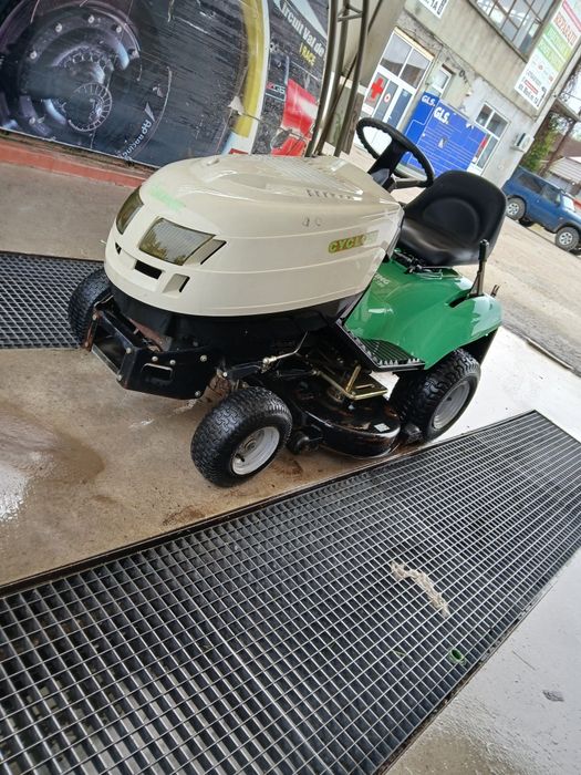 Vand tractoras de gazon Viking Cyclon
