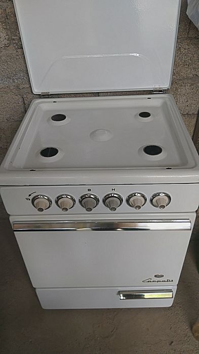 Продам  Газовую плиту