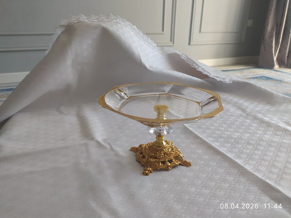 Посуда тортница.