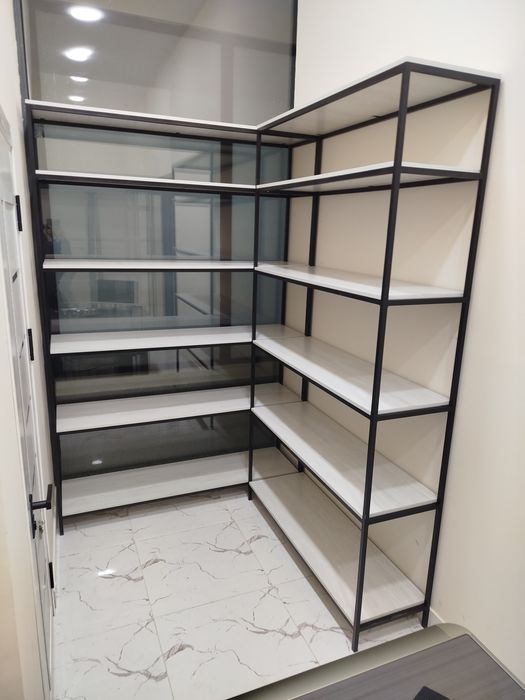 Loft bahadan rabochi stol.